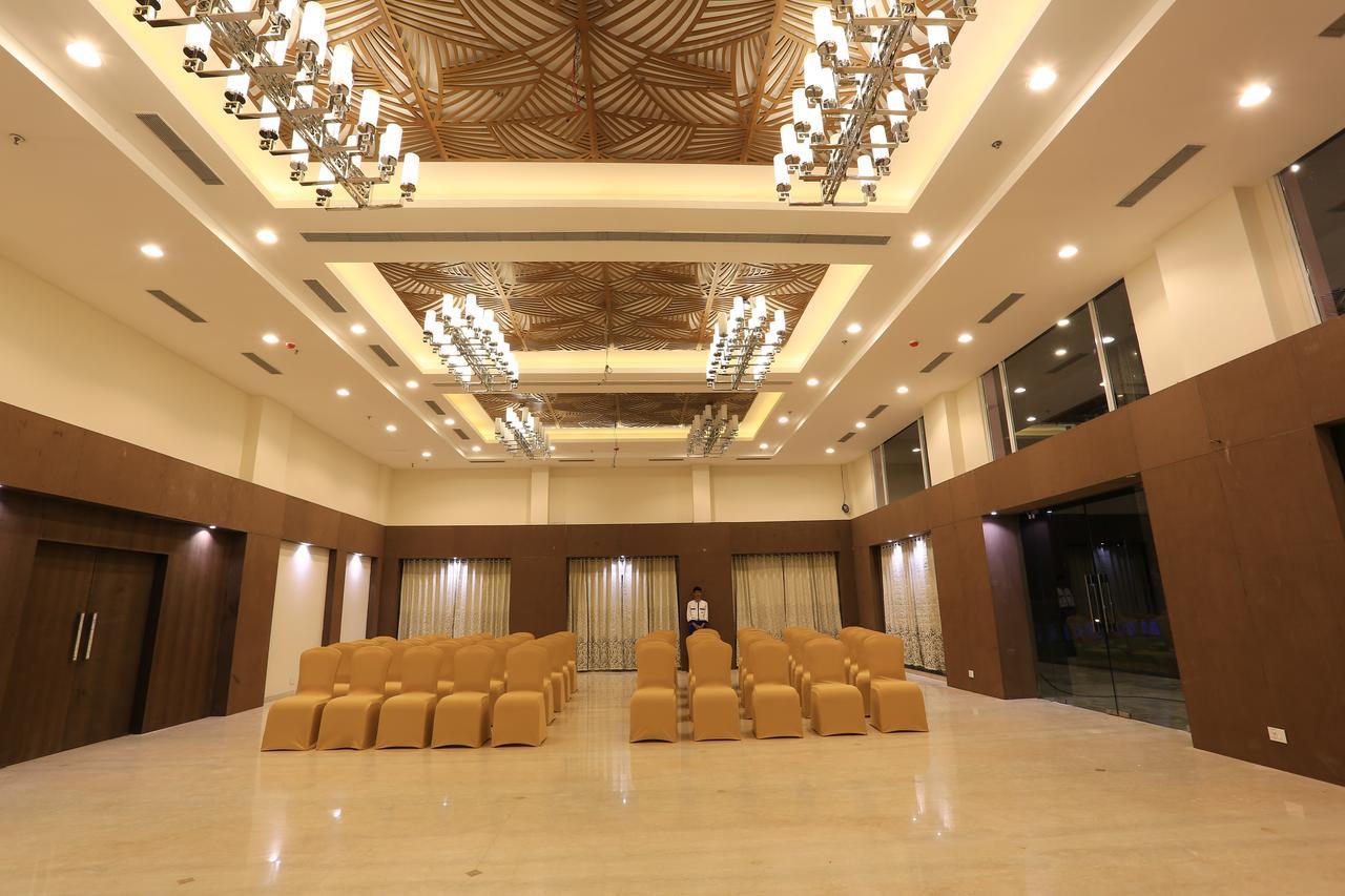 Nandan Kanan Hotel & Resort Sipra Exterior photo