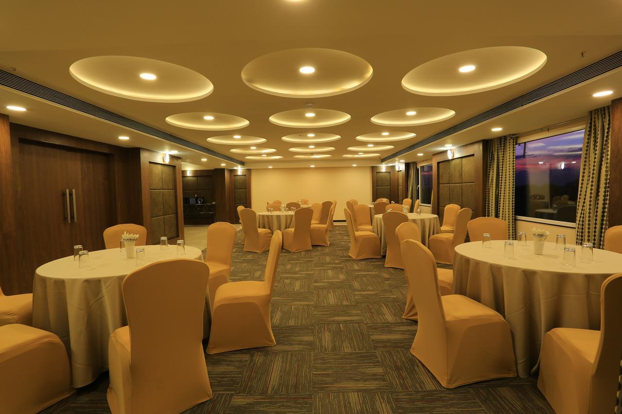Nandan Kanan Hotel & Resort Sipra Exterior photo