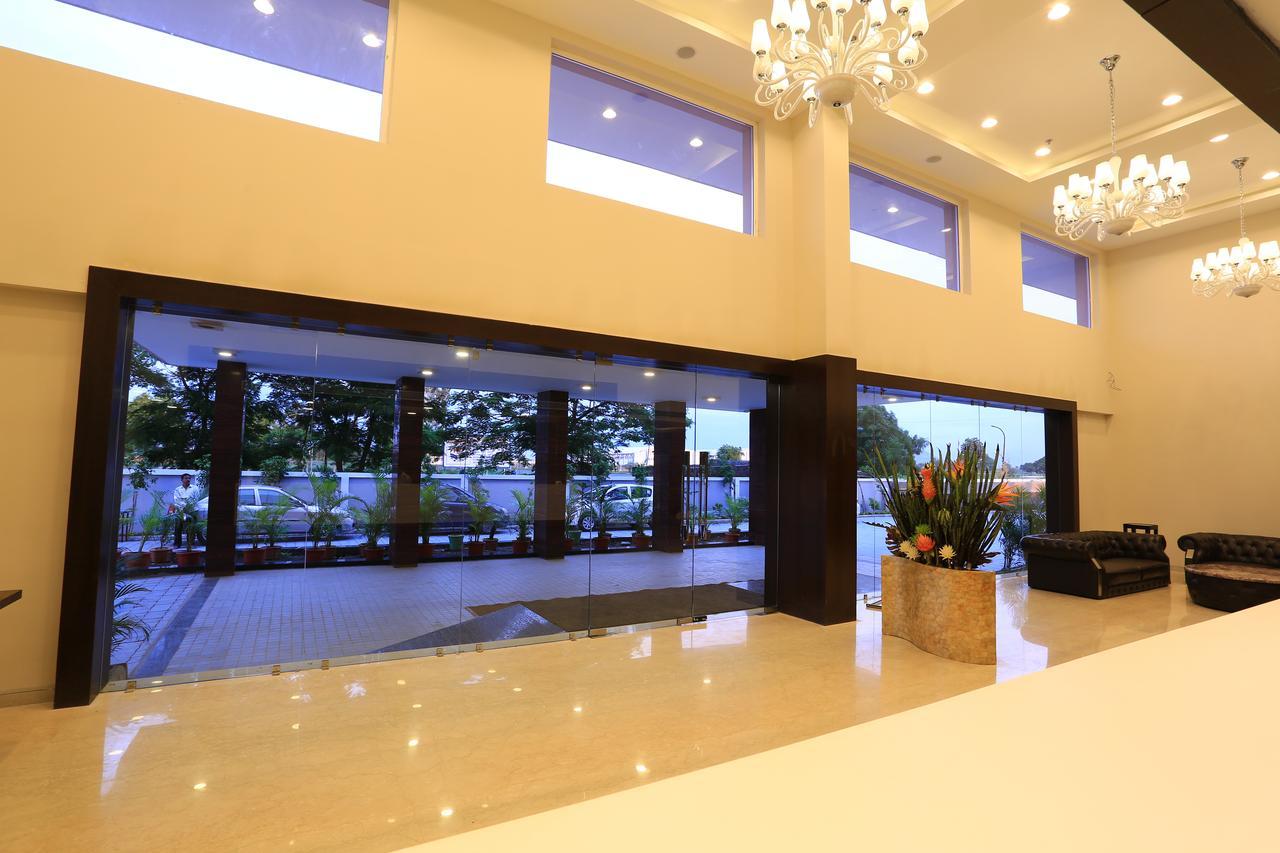 Nandan Kanan Hotel & Resort Sipra Exterior photo